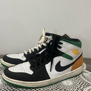 👩‍🏫Education Fundraiser📚Nike Air Jordan 1 Mid Oaklands Size 11.5